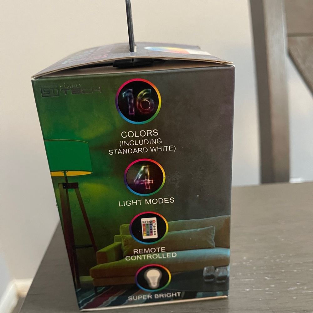 Multicolor LED Bulb with Remote - Picture 4 of 4